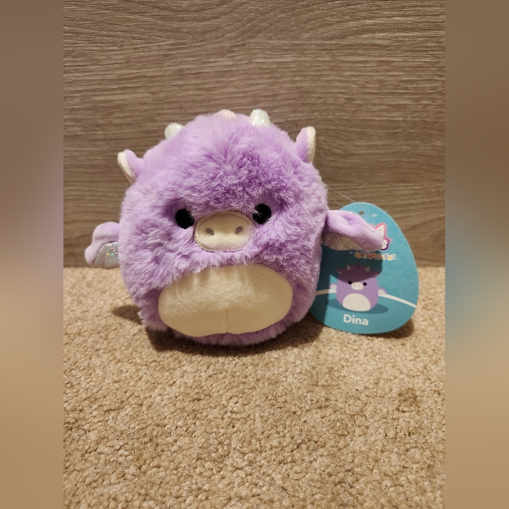 Dina The Oxolot Squishmallow